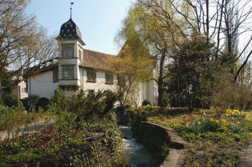 Altes Schloss (Foto R. Burkhart) Altes Schloss (Foto R. Burkhart)